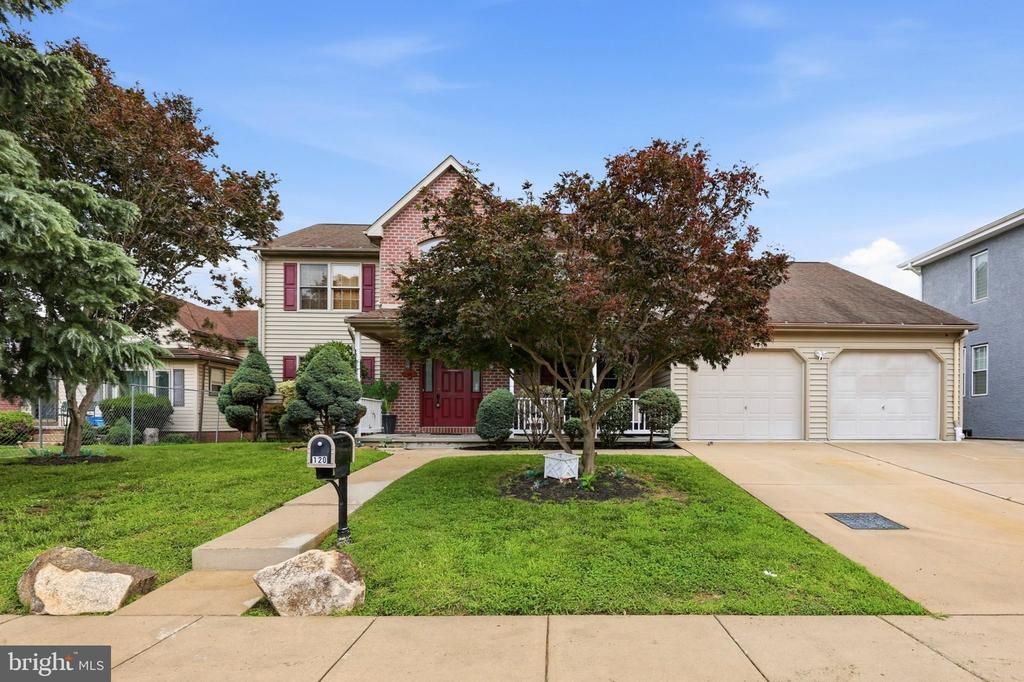 120 E JANSEN AVENUE, ESSINGTON, PA 19029