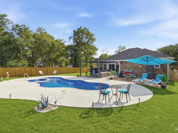 6552 Martin Rd, Milton, FL 32570