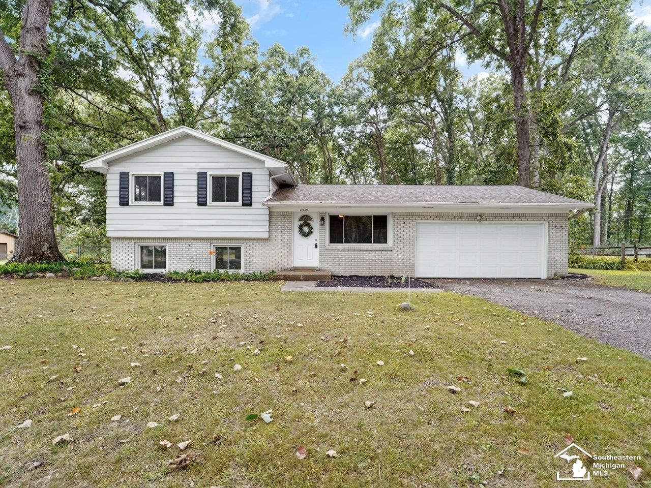 2389 Devonshire Street, Temperance, MI 48182 Main Photo