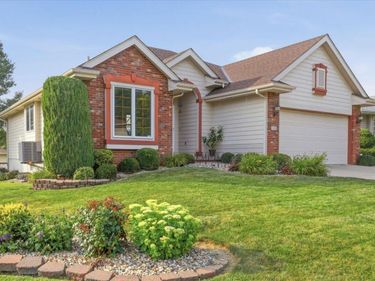 200 WINCHESTER Circle, COUNCIL BLUFFS, IA 51503