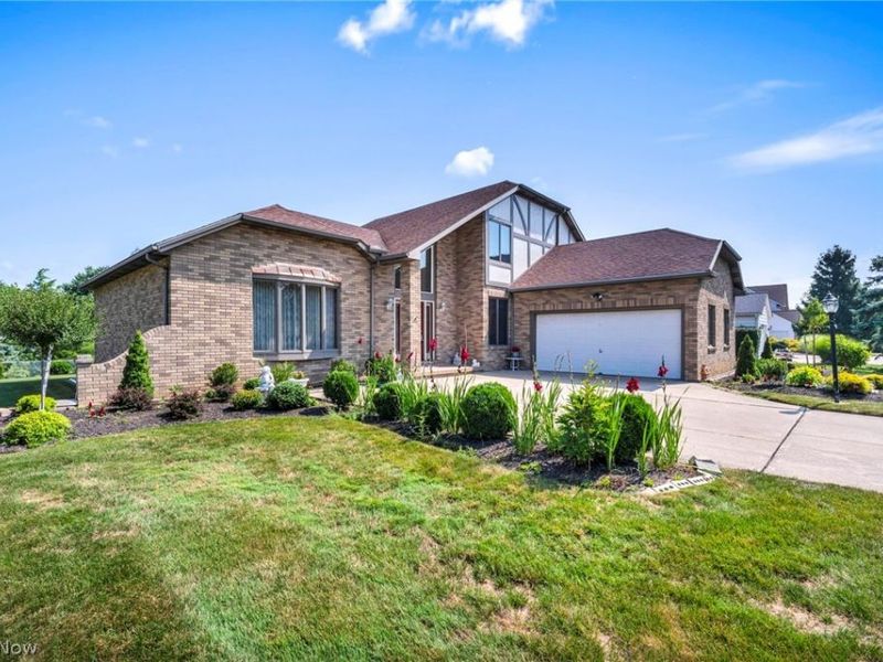 6229 Kenarden Drive, Highland Heights, OH 44143 Photo 2
