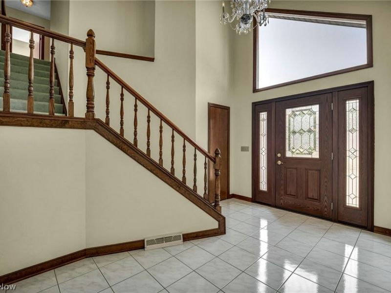 6229 Kenarden Drive, Highland Heights, OH 44143 Photo 3