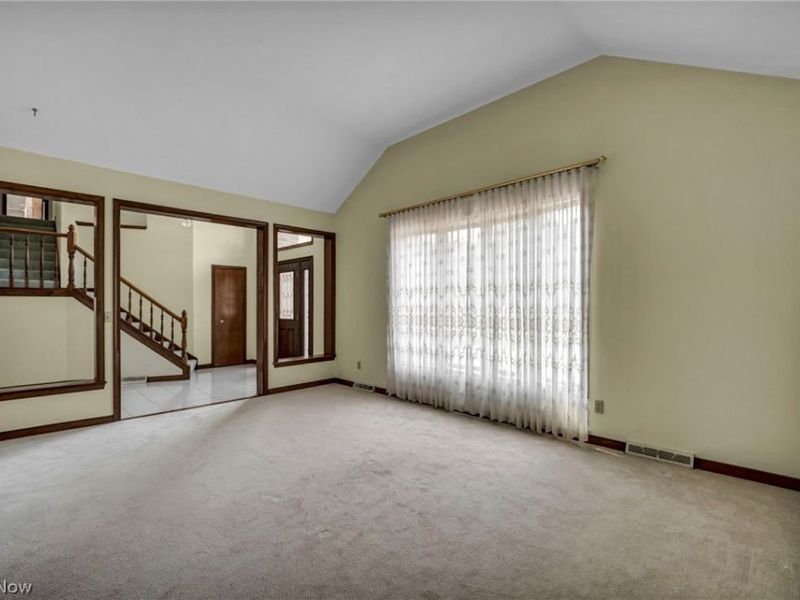 6229 Kenarden Drive, Highland Heights, OH 44143 Photo 4