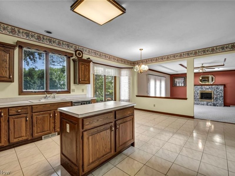 6229 Kenarden Drive, Highland Heights, OH 44143 Photo 9