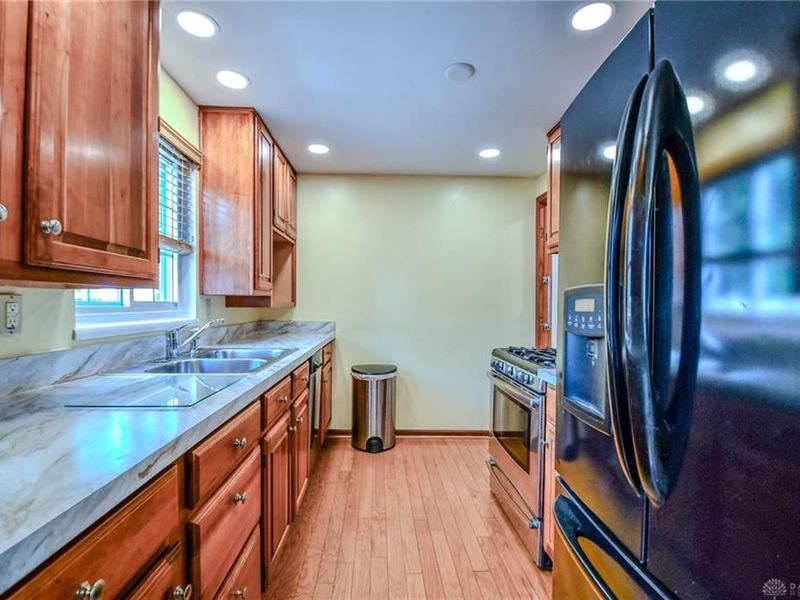 3621 Strathmoor Drive, Kettering, OH 45429 Photo 11