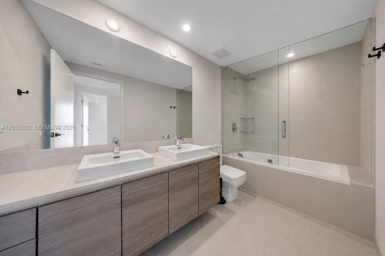 1080 Brickell Ave , Unit 1803, Miami, FL 33131 Photo
