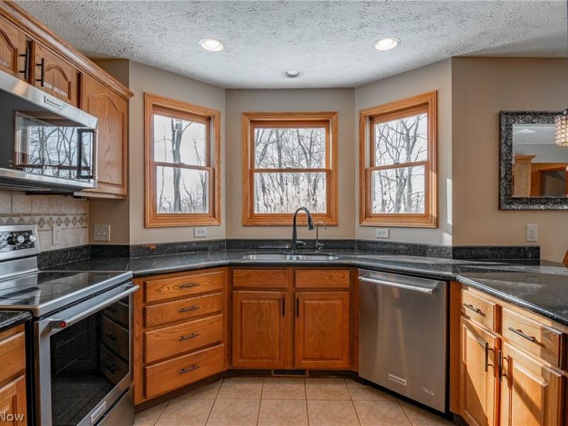 11002 Trenton Road NW, Uniontown, OH 44685 Photo 6