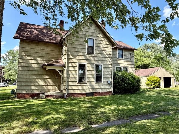624 Prospect St, Bucyrus, OH 44820