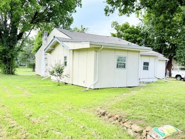 1504 E 7th Street , Okmulgee, OK 74447