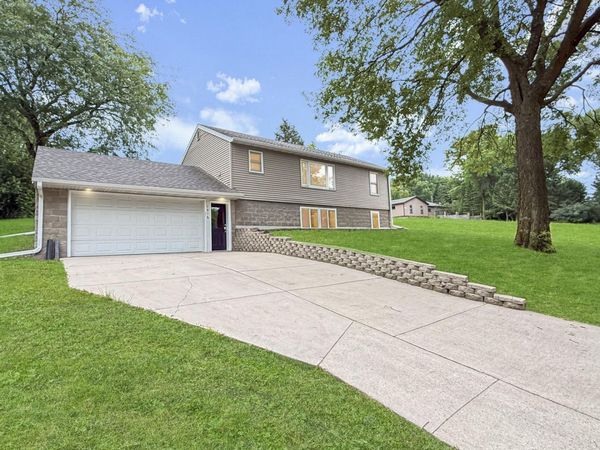 1416 Ridgeview Drive, Montevideo, MN 56265