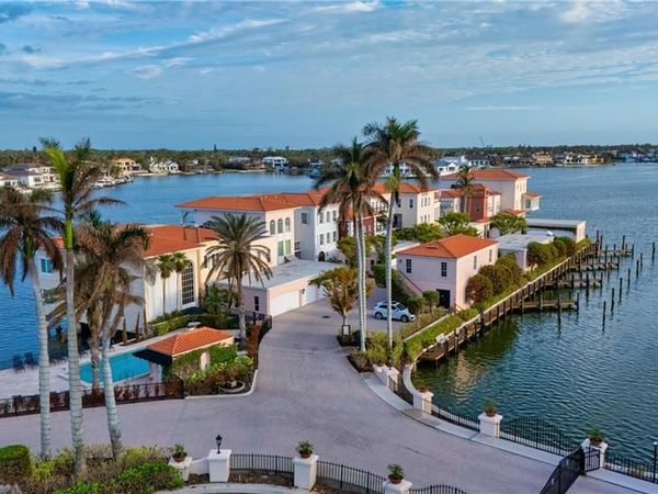 4000 Gulf Shore BLVD N, Unit 1400, NAPLES, FL 34103