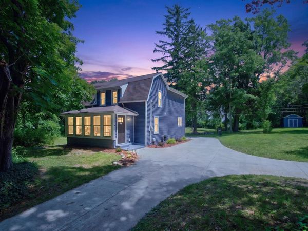 1227 Wayne Street, Jackson, MI 49202