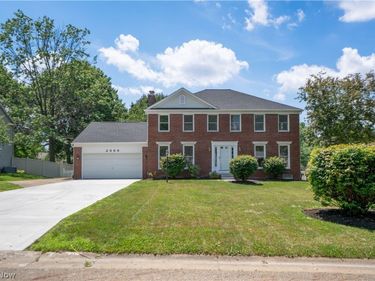 2888 Saint Albans Circle NW, North Canton, OH 44720