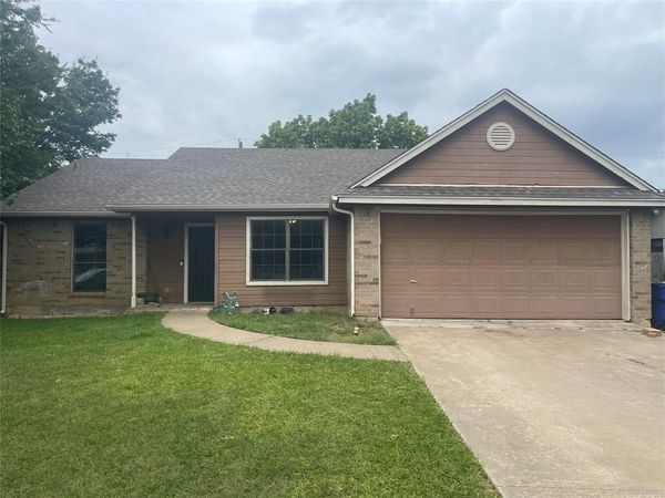 8 Atlanta Court , Mansfield, TX 76063