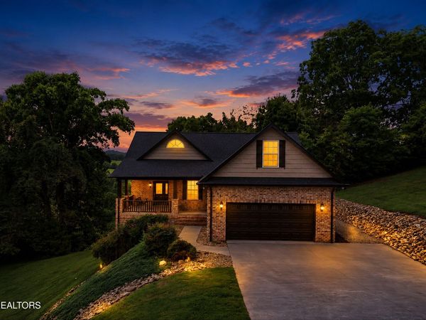 731 Rock House Rd, Kodak, TN 37764
