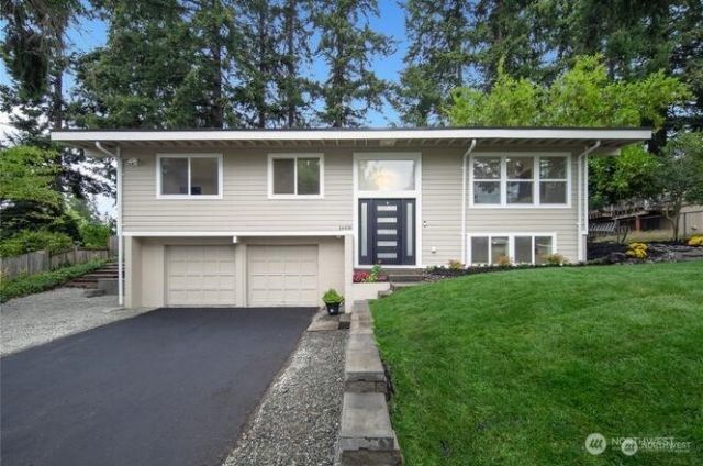 16436 SE 8th St , Bellevue, WA 98008