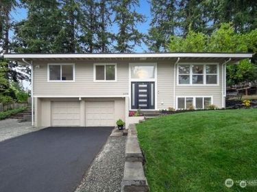 16436 SE 8th St , Bellevue, WA 98008