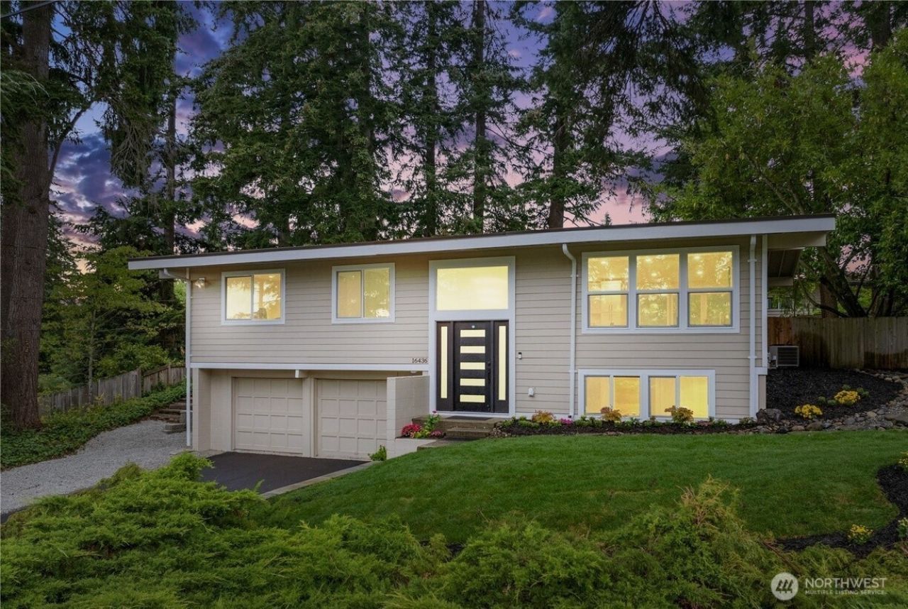 16436 SE 8th St , Bellevue, WA 98008