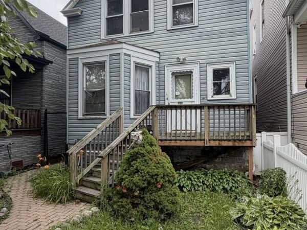 4647 W Warwick Avenue , Chicago, IL 60641