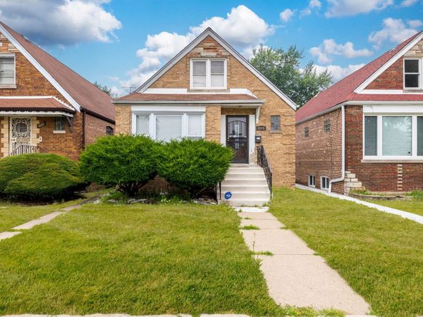 8918 S Merrill Avenue , Chicago, IL 60617