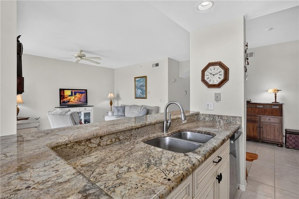 9350 Highland Woods Blvd, Unit 4405, Bonita Springs, FL 34135 Photo