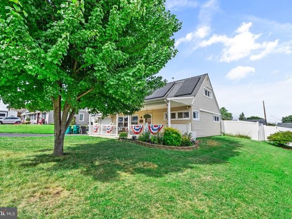 16 CANOEBIRCH ROAD, LEVITTOWN, PA 19057