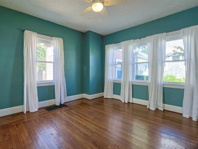 2555 Ridgeland Place, Cincinnati, OH 45212 Photo 10