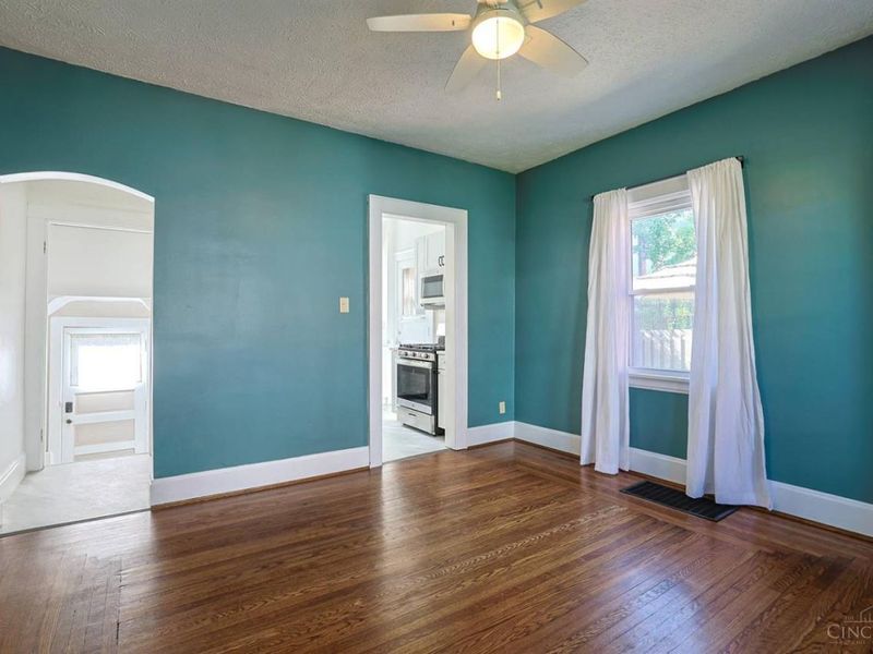 2555 Ridgeland Place, Cincinnati, OH 45212 Photo 12