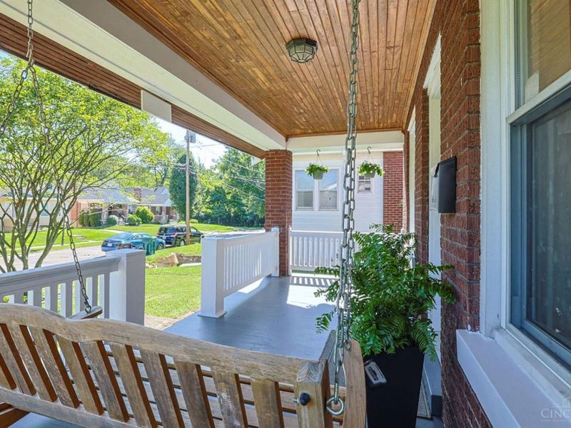2555 Ridgeland Place, Cincinnati, OH 45212 Photo 4