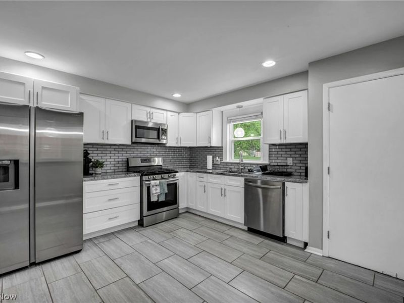 23733 Shurmer Drive, Warrensville Heights, OH 44128 Photo 13