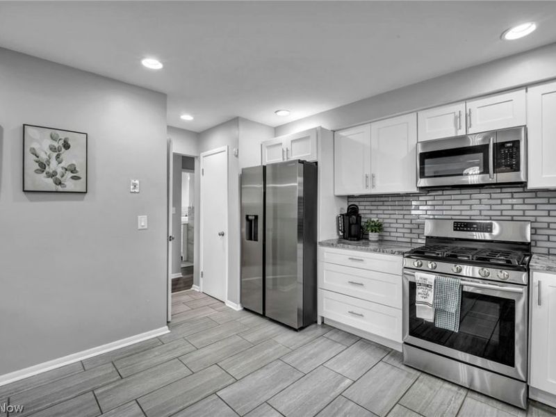 23733 Shurmer Drive, Warrensville Heights, OH 44128 Photo 14