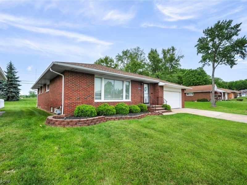 23733 Shurmer Drive, Warrensville Heights, OH 44128 Photo 2