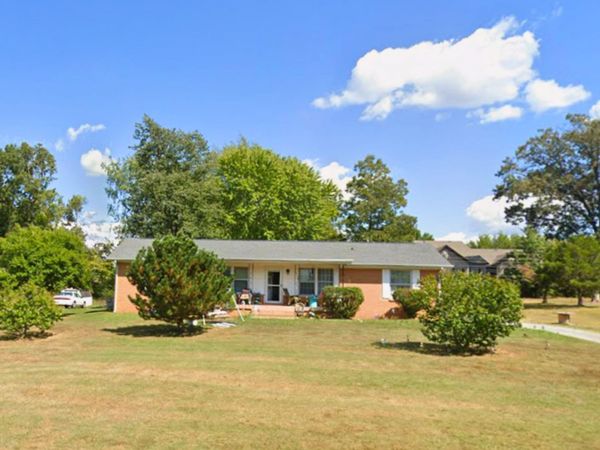 2801 Thrush Dr , Clarksville, TN 37040