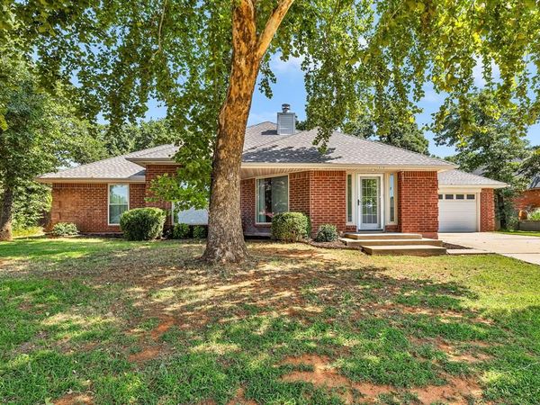 1310 Choctaw Trail, Blanchard, OK 73010