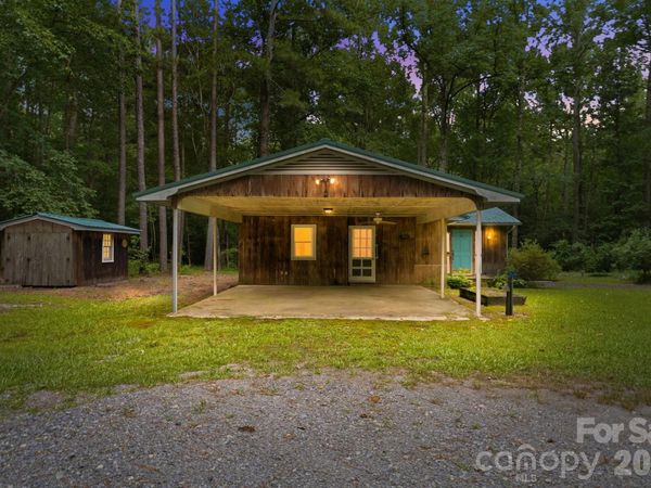1083 Murdocksville Road , West End, NC 27376