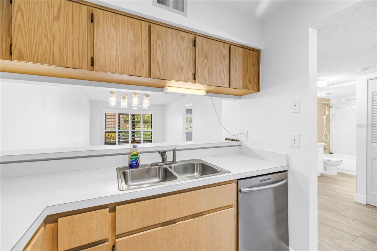 723 83rd Avenue N, Unit 102, Saint Petersburg, FL 33702 Photo