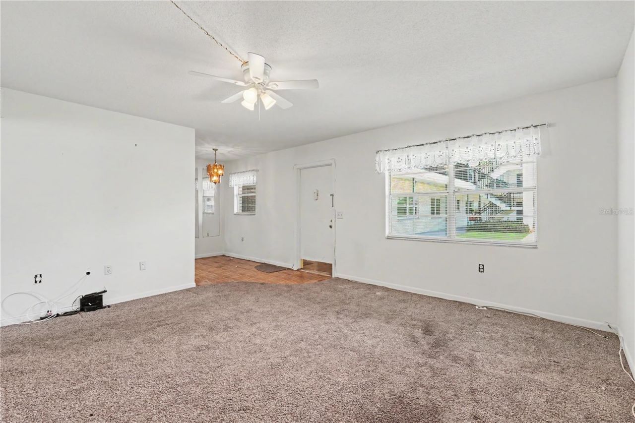 4050 4th Street N, Unit 112, Saint Petersburg, FL 33703 Photo