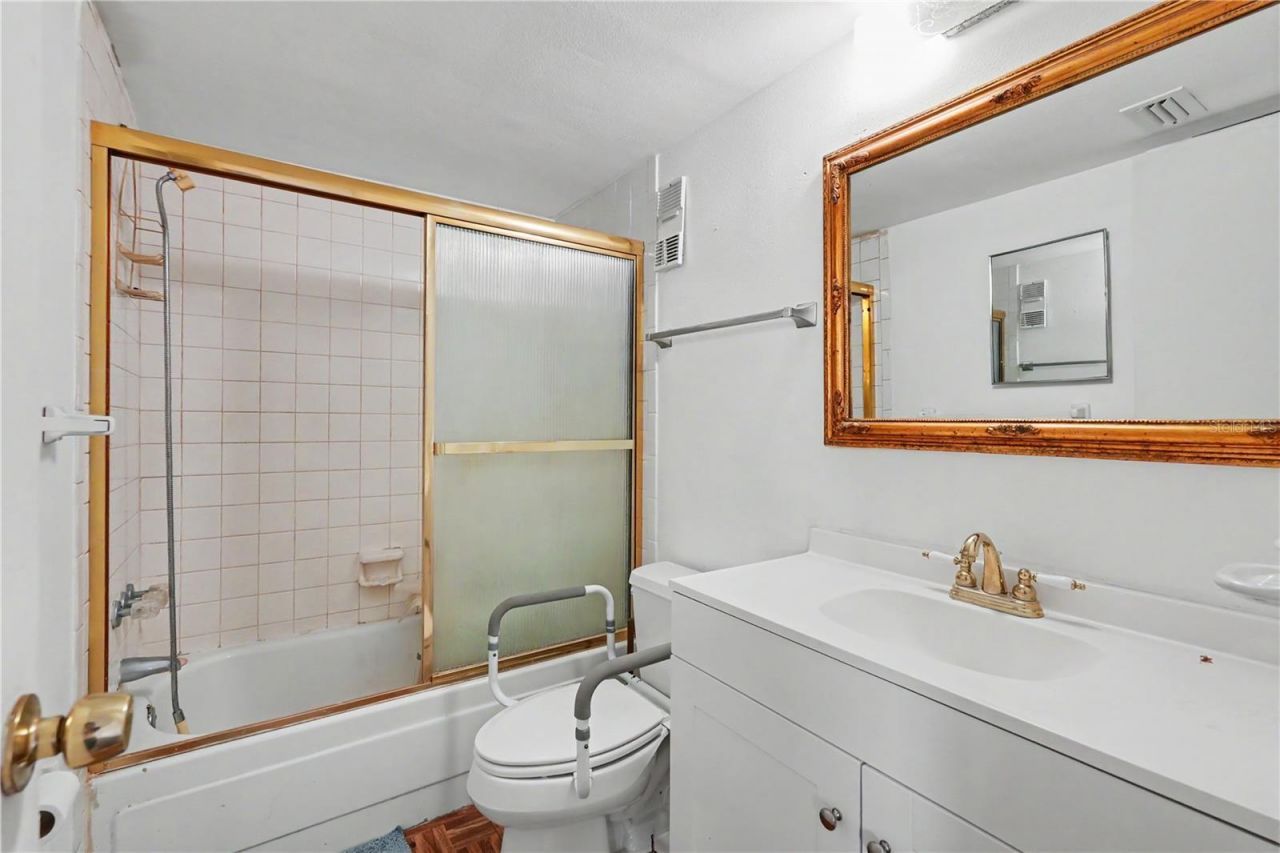 4050 4th Street N, Unit 112, Saint Petersburg, FL 33703 Photo