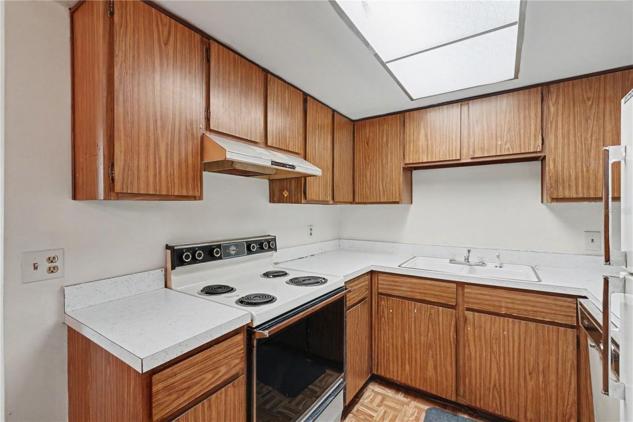 4050 4th Street N, Unit 112, Saint Petersburg, FL 33703 Photo