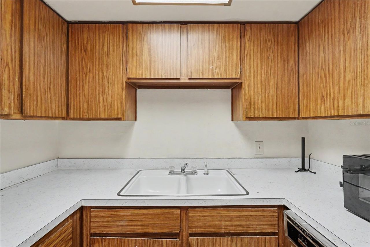 4050 4th Street N, Unit 112, Saint Petersburg, FL 33703 Photo