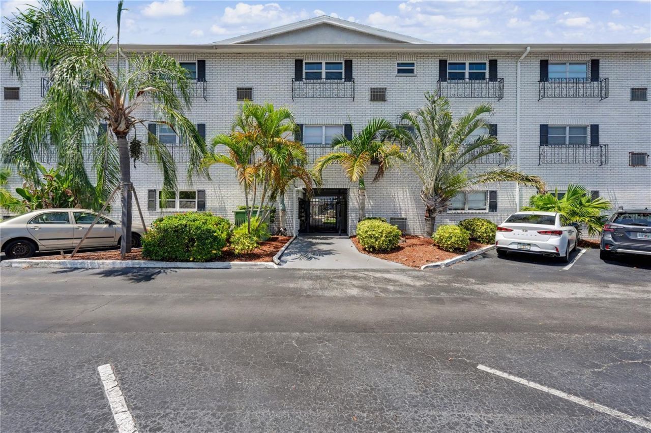 4050 4th Street N, Unit 112, Saint Petersburg, FL 33703 Photo
