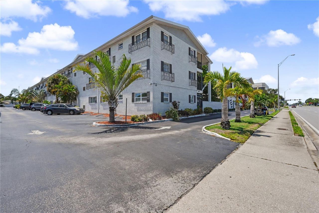 4050 4th Street N, Unit 112, Saint Petersburg, FL 33703 Photo