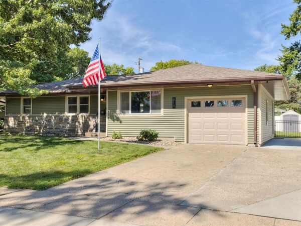 814 SE Oak Drive, Ankeny, IA 50021