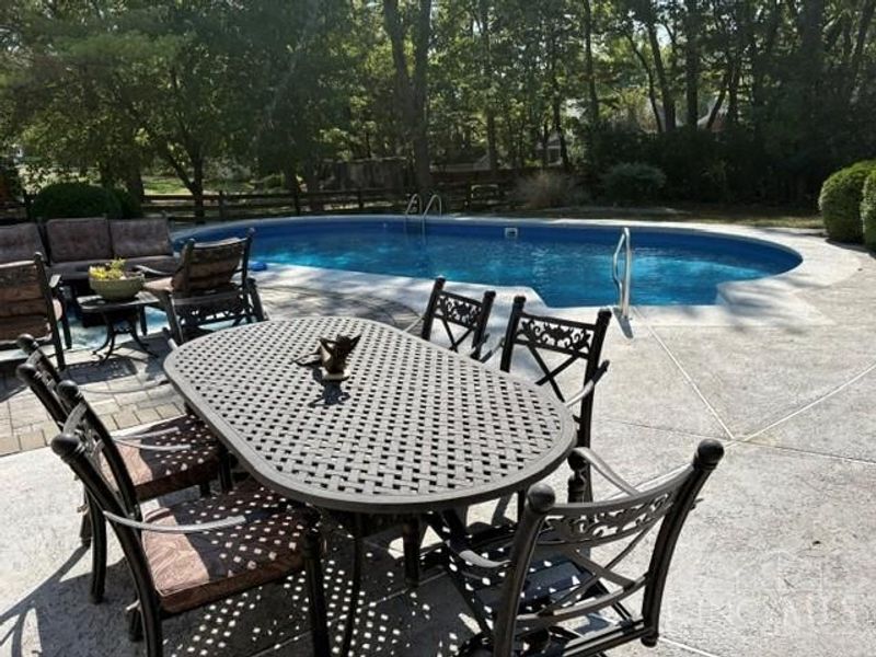 8375 Brownsboro Place, Cincinnati, OH 45255 Photo 6