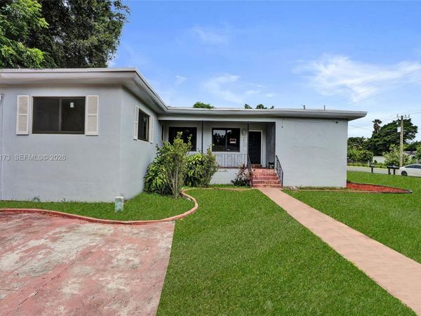 1400 NE 148th St , Miami, FL 33161
