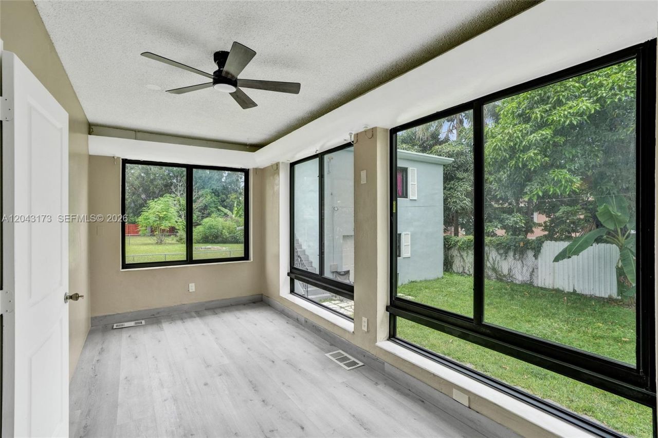 1400 NE 148th St , Miami, FL 33161 Photo