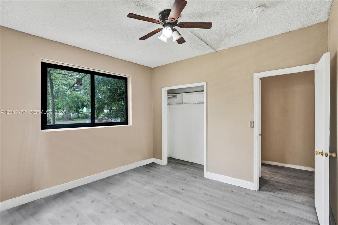 1400 NE 148th St , Miami, FL 33161 Photo