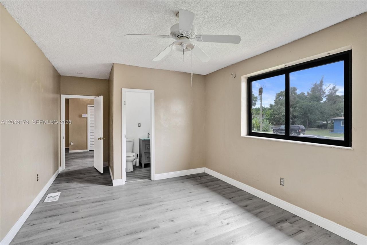 1400 NE 148th St , Miami, FL 33161 Photo