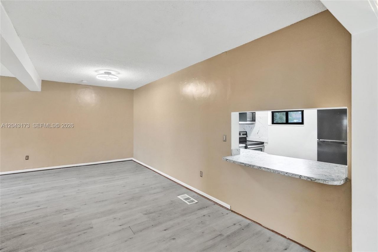 1400 NE 148th St , Miami, FL 33161 Photo