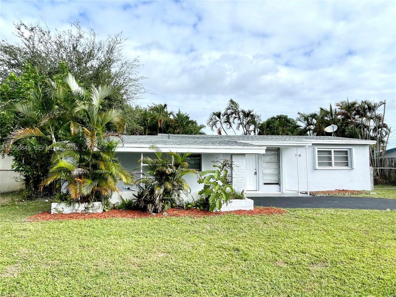 7141 Wilson St , Unit N/A, Hollywood, FL 33024 Photo
